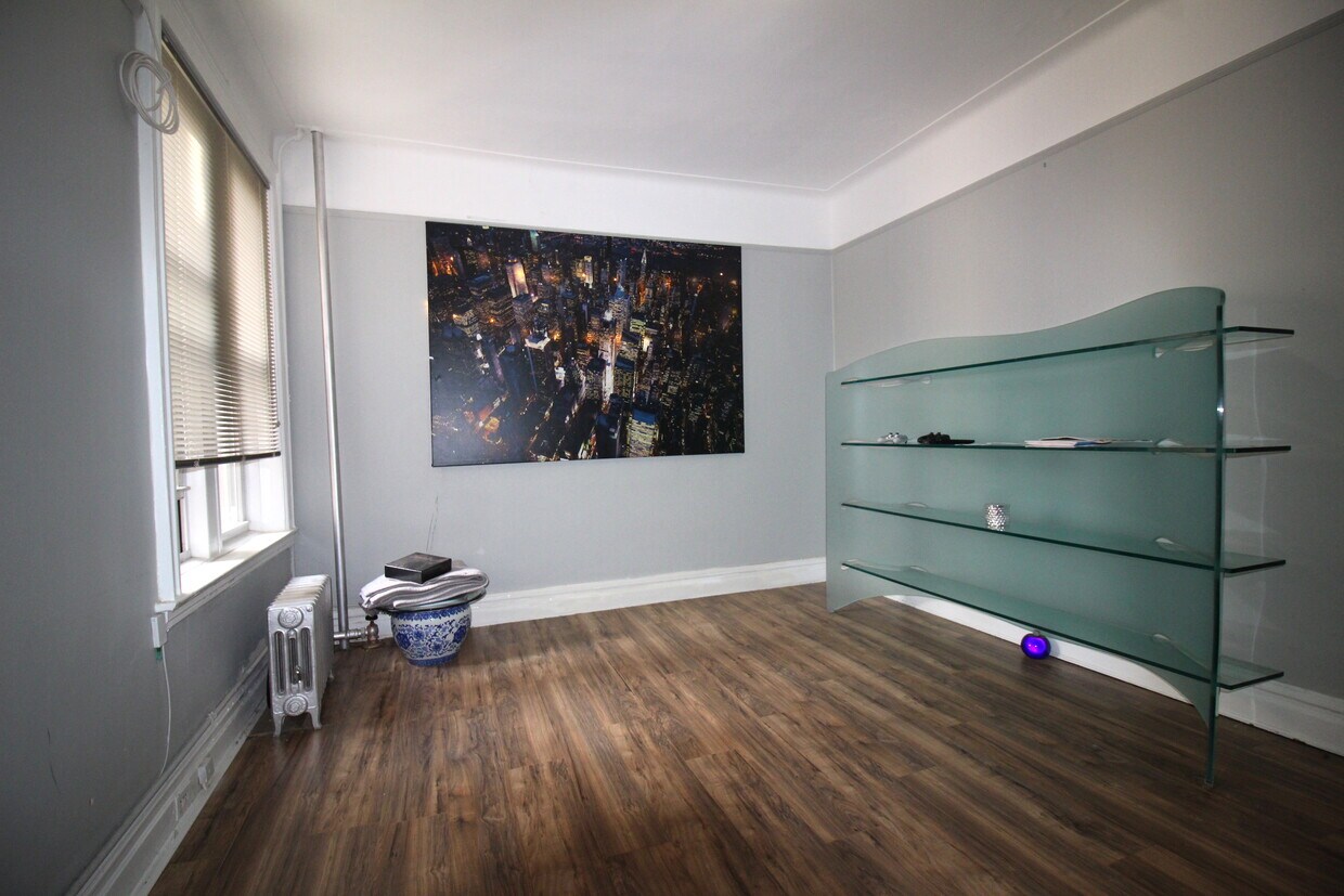 Foto principal - 272 79th St