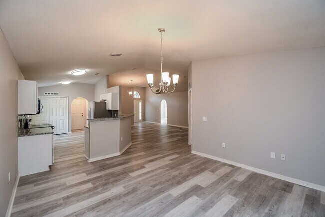 Foto del edificio - 4139 Woodley Creek Rd