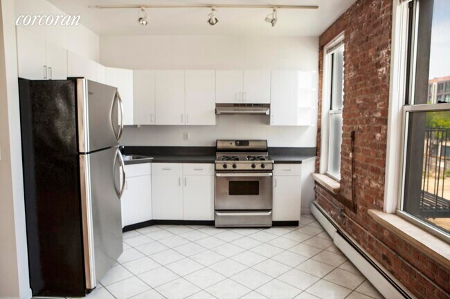 Building Photo - 425 Keap St
