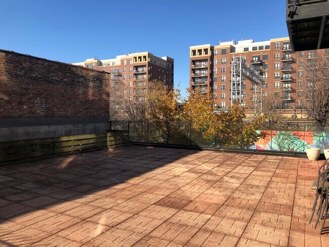 Foto del edificio - 1610 S Halsted St