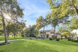 Building Photo - 718 Garden Oaks Blvd