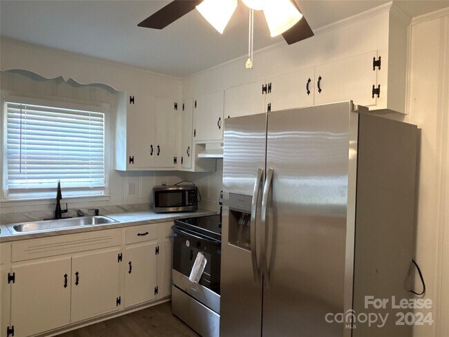 Foto del edificio - 3709 Topsfield Rd