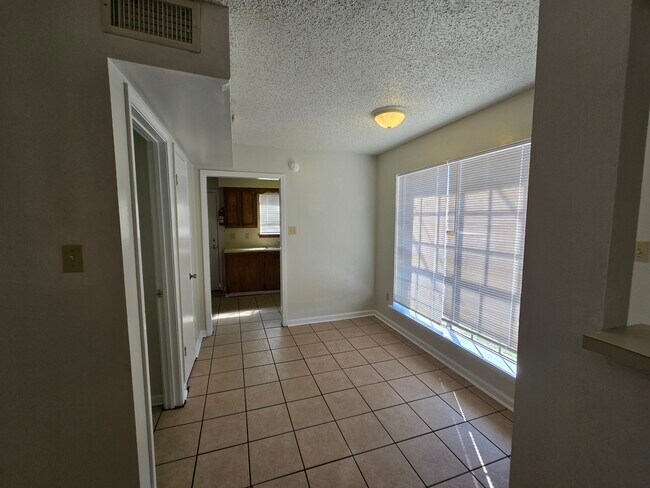 Building Photo - 117 Oak Ridge Ave