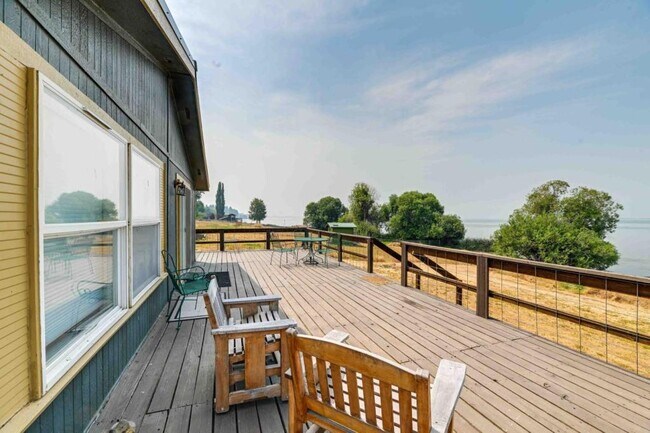 Foto del edificio - 37458 Modoc Point Rd