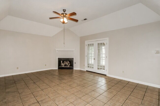 Foto del edificio - 5818 Southbend Ln