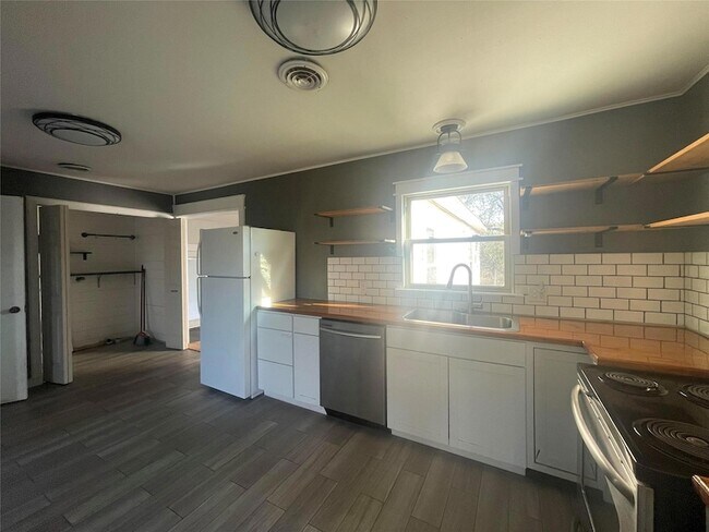 Foto del edificio - 625 Co Rd 151