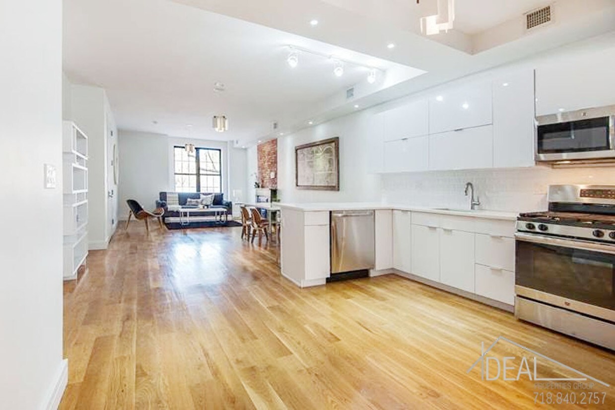 Foto principal - 211 Lewis Ave
