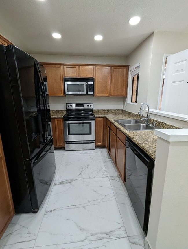Building Photo - Single Story Condo; ground floor in El Cajon
