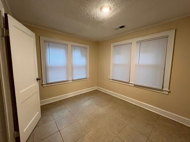 Foto del edificio - Apartment Home for Rent in Montgomery