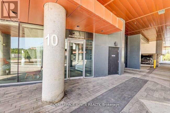 Building Photo - 10 Rouge Valley Dr W