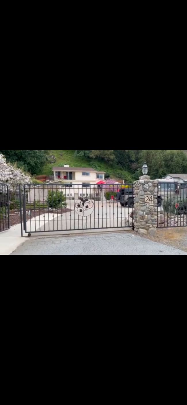 Unit has private entrance - 24 Los Helechos