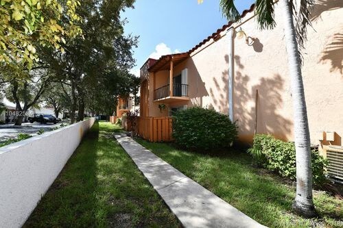 Building Photo - 7110 Fairway Dr