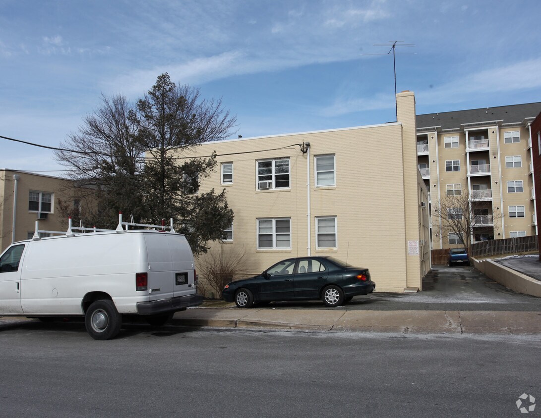 Building Photo - 212 Brookes Ave