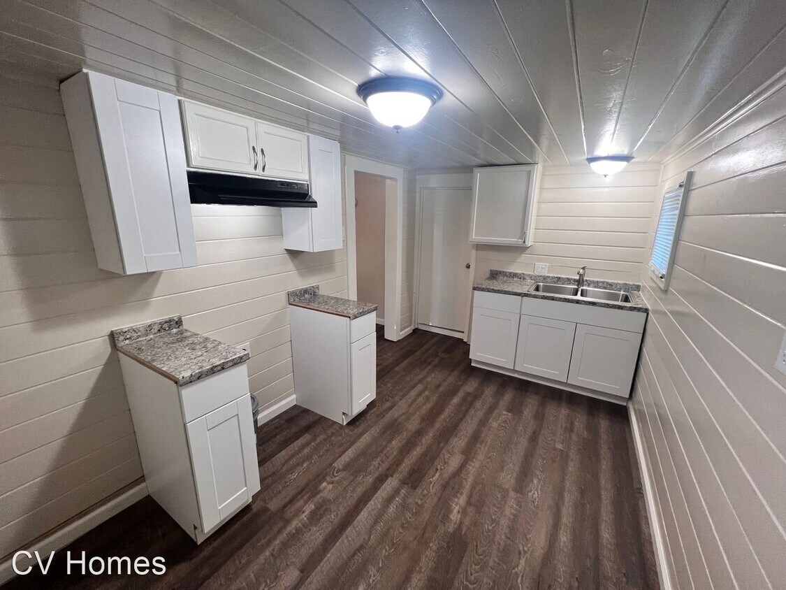 Primary Photo - 2 br, 1 bath House - 922 1/2 E St.