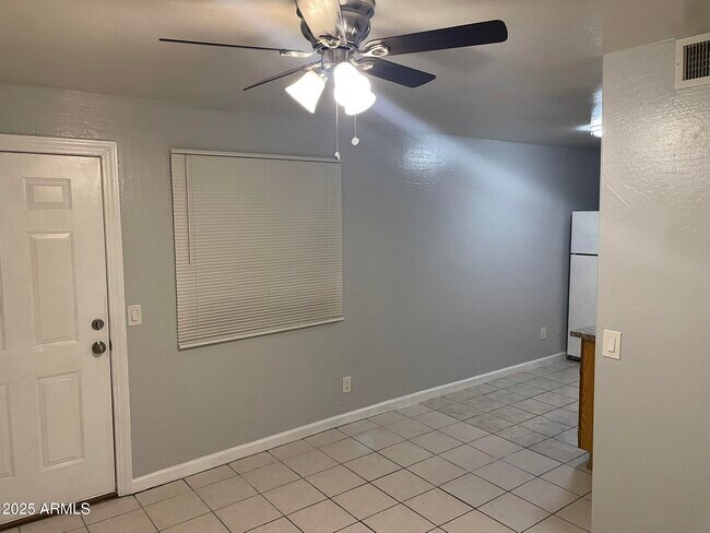 Foto del edificio - 602 E Townley Ave