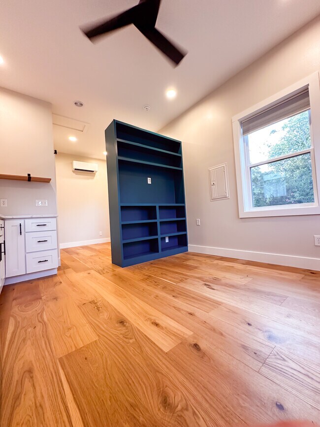 Foto del edificio - 907 Ashley Ave