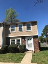 Building Photo - 7622 Holly Grove Ct