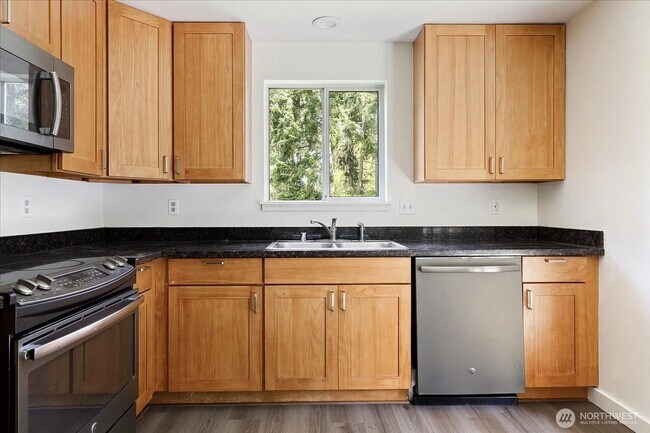Foto del edificio - Charming 2BR Duplex Freeland