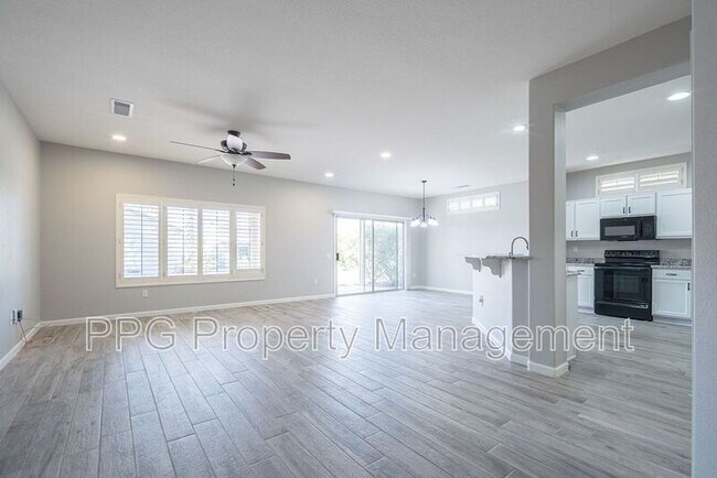 Foto del edificio - 16536 W Rock Springs Ln