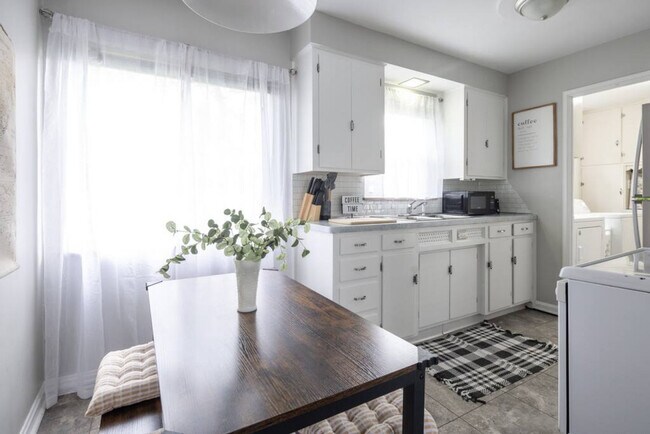 Foto del edificio - 19229 Pierce Dr