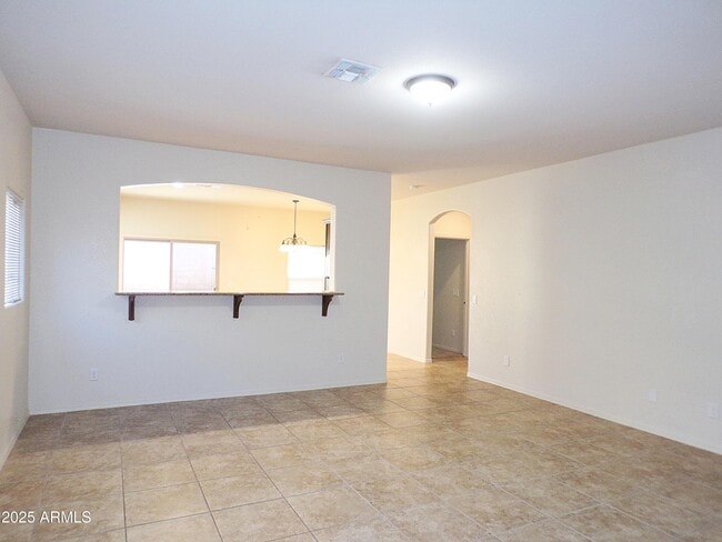 Building Photo - 4246 Kings Canyon Way