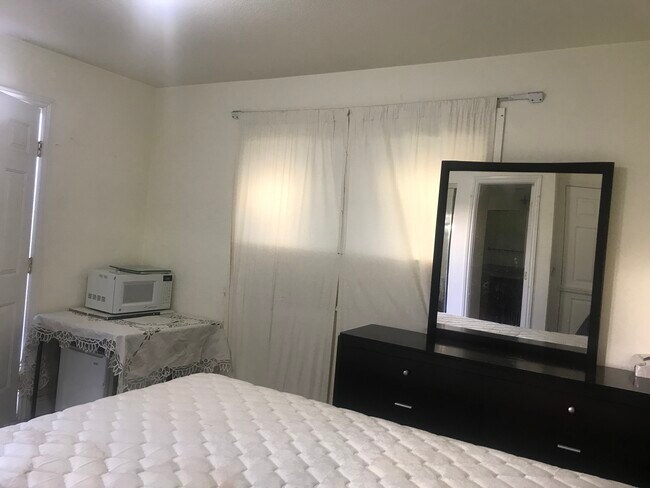 Foto del edificio - 4170 Perkins Ct