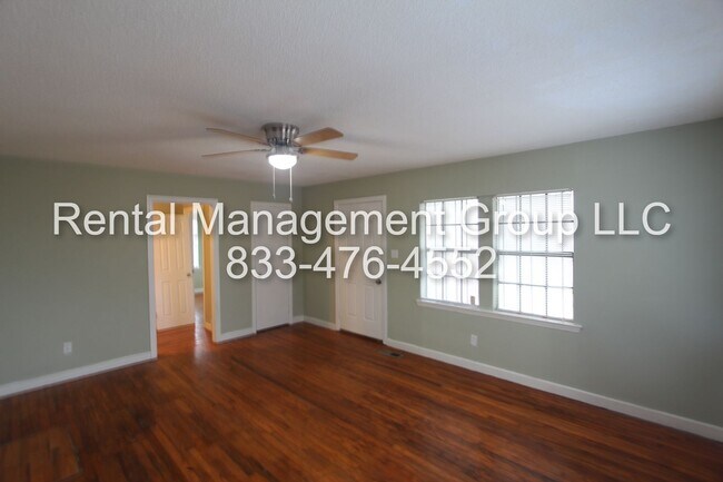 Foto del edificio - New On The Market! Totally Renovated! Chec...