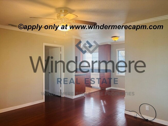 Photo - Unbeatable location! ! East Sac 2 bedroom 1 bath Duplex!! House