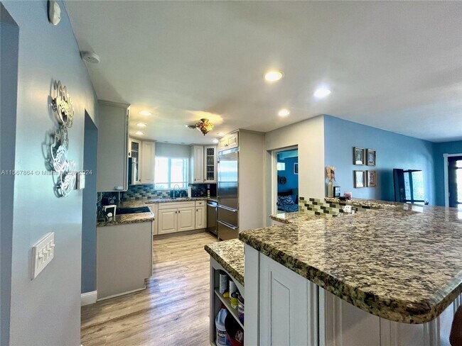 Foto del edificio - 610 NE 2nd Pl