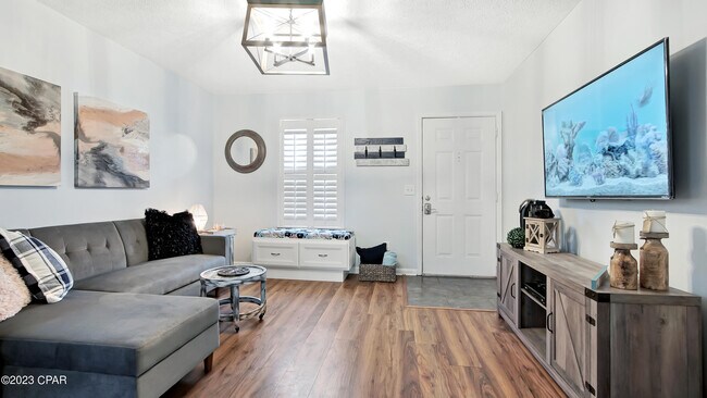 Foto del edificio - 2508 W 10th St