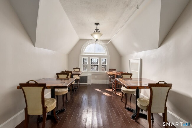 Foto del edificio - 360 Farmington Ave