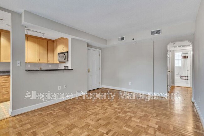 Building Photo - 502 Bashford Ln