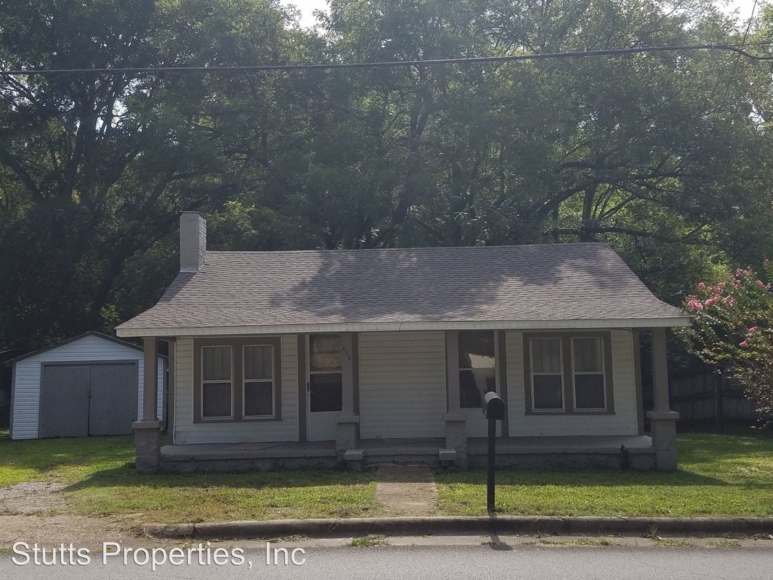Primary Photo - 628 Sweetwater Ave