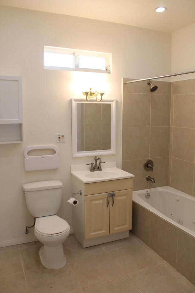 Bathroom - 1509 Winona Blvd