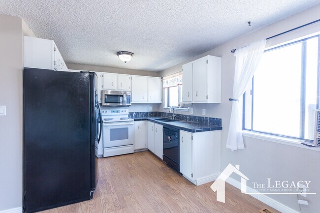 Building Photo - 3171 Herrington Dr
