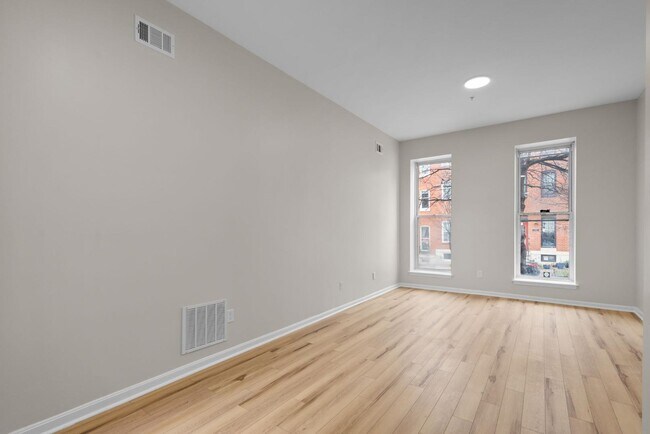 Foto del edificio - 2021 E Baltimore St