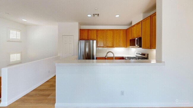 Foto del edificio - Modern 2BR/2BA Rancho Cucamonga Condo with 2 Balconies & 2-Car Garage – No Carpet!