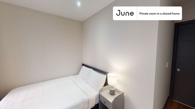 Building Photo - Room in Shared 3 bed/1 bath home