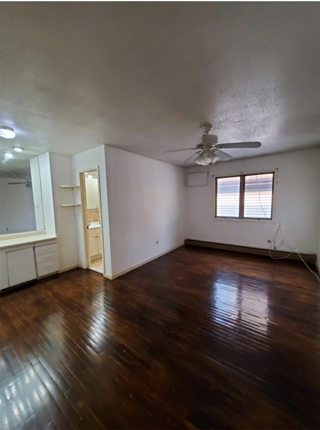 Building Photo - 2620 Paterson Plank Rd