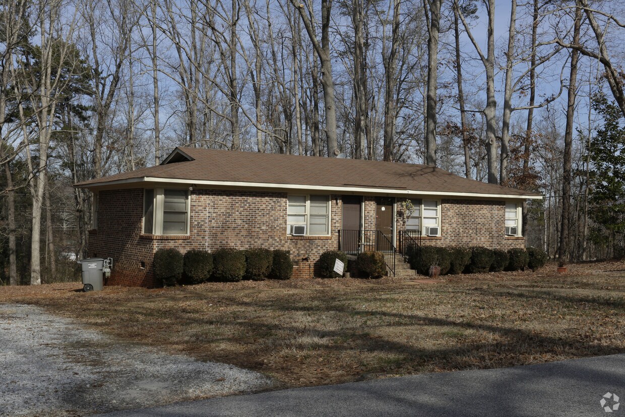 Primary Photo - Mae Dr @ Cedar Lane Road