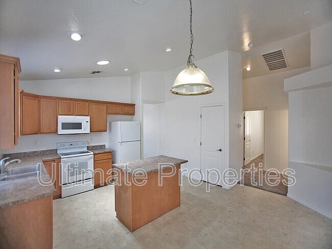 Building Photo - 5921 S 249th Dr