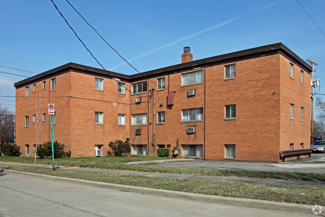 Building Photo - 4655 Ridge Rd