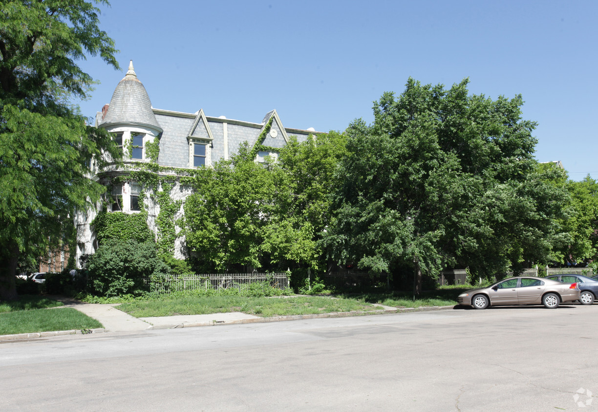 Primary Photo - 1044 H St