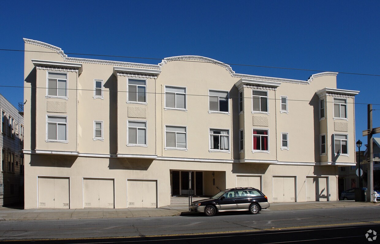 Building Photo - 200 Irving St