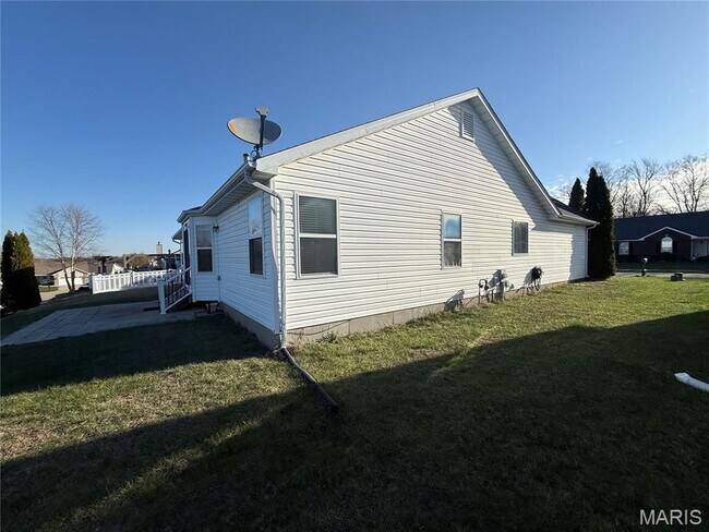 Building Photo - 733 Pecan Hill Dr