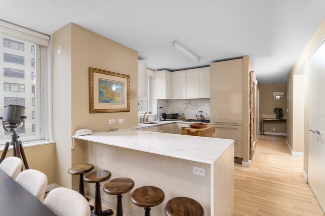 Building Photo - 322 W 57th St