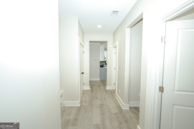 Building Photo - 1452 Lockwood Dr SW