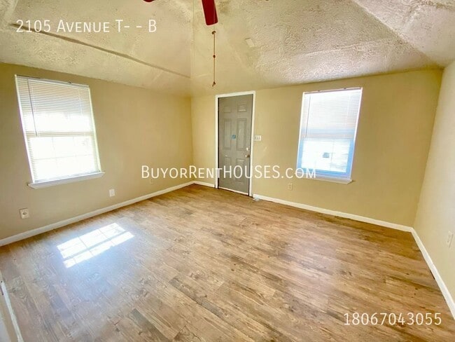 Building Photo - 2105 Avenue T