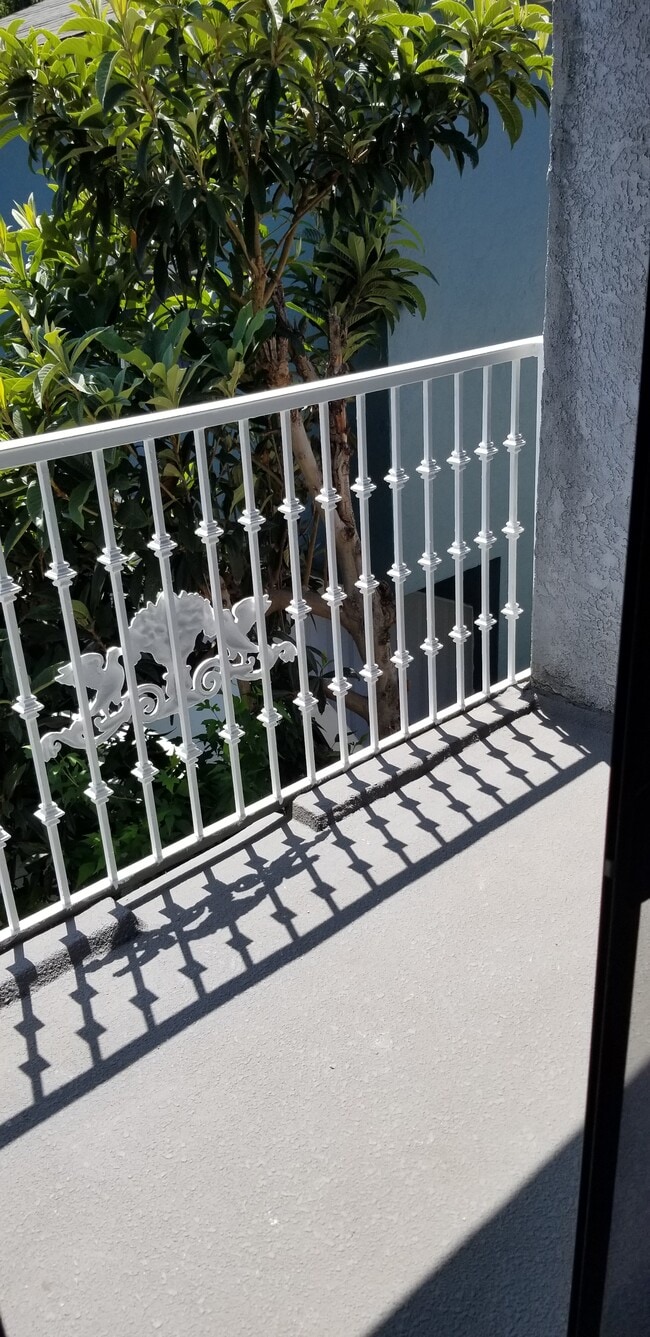 Balcony - 1438 E 8th St