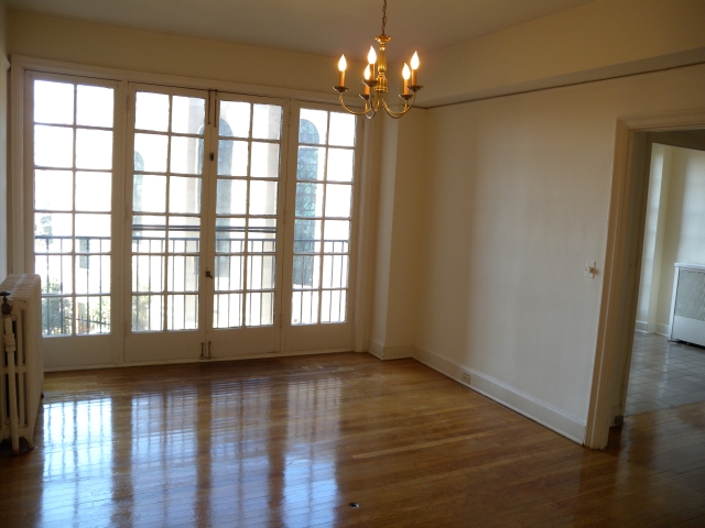 Dinning Room - 100 West University Apartments